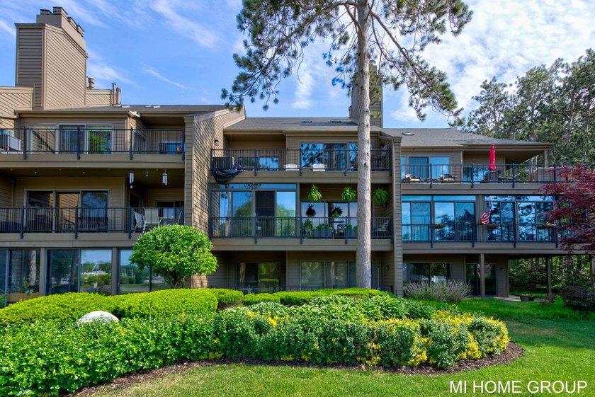 Freshly updated 2 bedroom, 2 bathroom second floor condo in - Beach Condo for sale in Holland, Michigan on Beachhouse.com