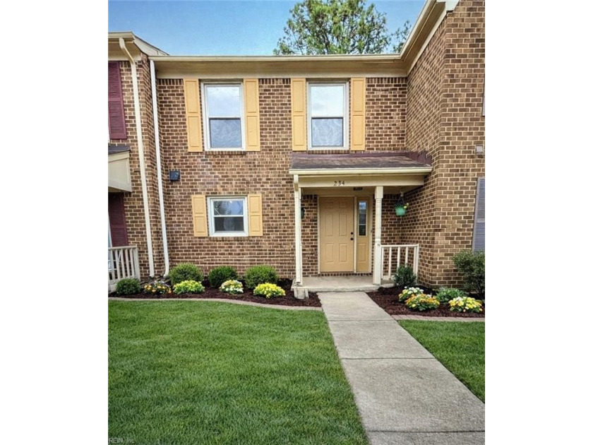 ROOF REPLACEMENT SCHEDULED! This inviting updated 3-bedroom, 1 - Beach Townhome/Townhouse for sale in Hampton, Virginia on Beachhouse.com