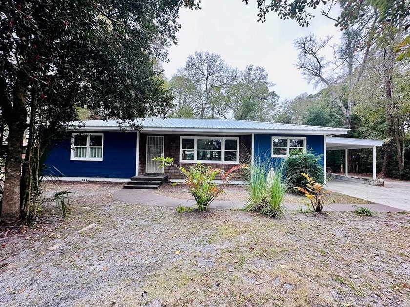 **BRAND NEW METAL ROOF**- This is it! The one...you've been - Beach Home for sale in Apalachicola, Florida on Beachhouse.com