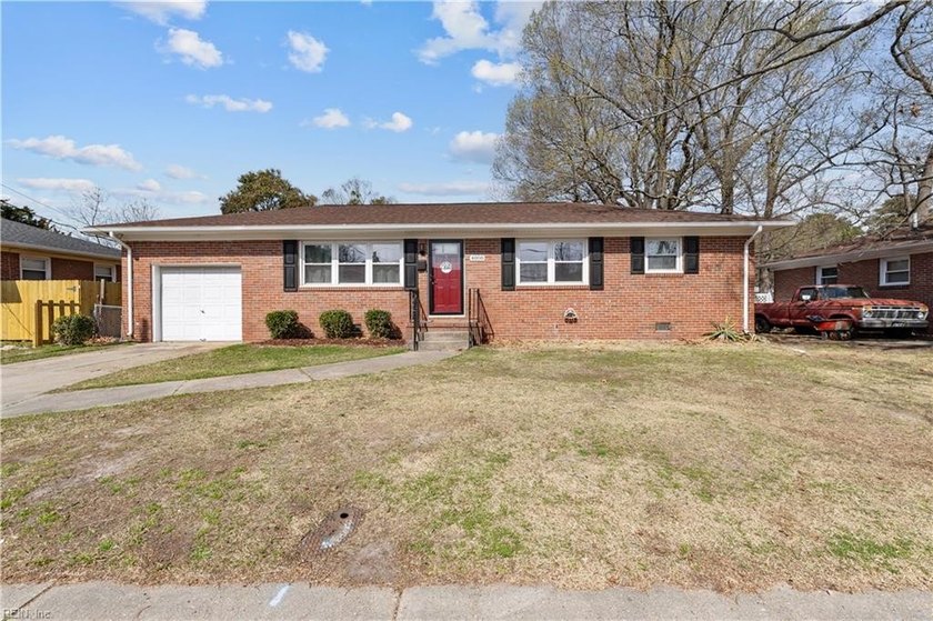 Fully renovated 3-bedroom home featuring designer touch with - Beach Home for sale in Virginia Beach, Virginia on Beachhouse.com