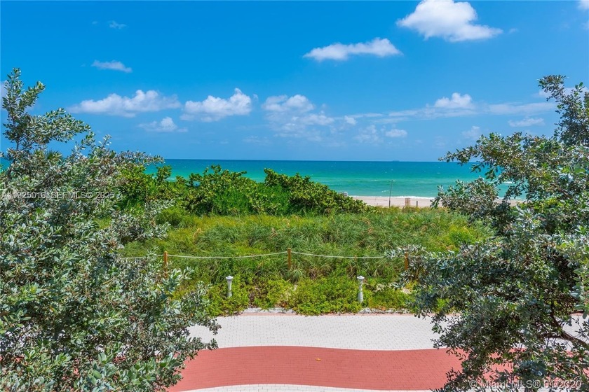 Enjoy this amazing direct intracoastal views from every room and - Beach Condo for sale in Miami Beach, Florida on Beachhouse.com