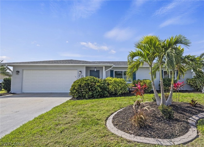 Amazing location with 85' water frontage overlooking Shakett - Beach Home for sale in Nokomis, Florida on Beachhouse.com