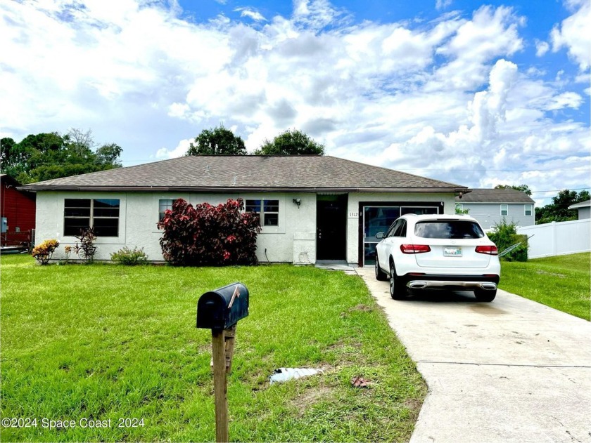 This home is a great rental, investment, 2nd home,  first time - Beach Home for sale in Palm Bay, Florida on Beachhouse.com