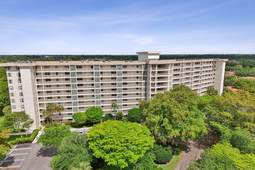 Experience the perfect blend of classic elegance and modern life - Beach Condo for sale in Pompano Beach, Florida on Beachhouse.com