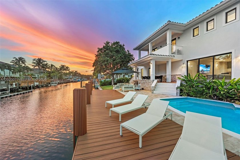Stunning South Lake villa in Hollywood Beach on a 100' - Beach Home for sale in Hollywood, Florida on Beachhouse.com
