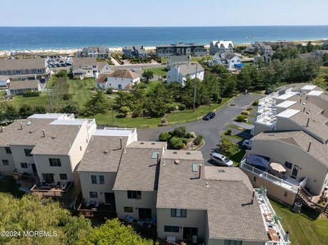 Meticulous ocean view townhome in the quintessential Shore town - Beach Condo for sale in Monmouth Beach, New Jersey on Beachhouse.com