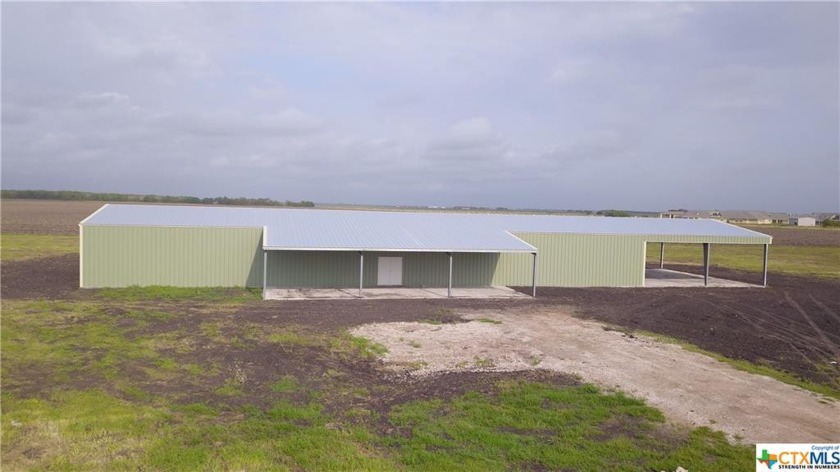 Commerical Building on 5 acres in great location. Metal building - Beach Commercial for sale in Port Lavaca, Texas on Beachhouse.com