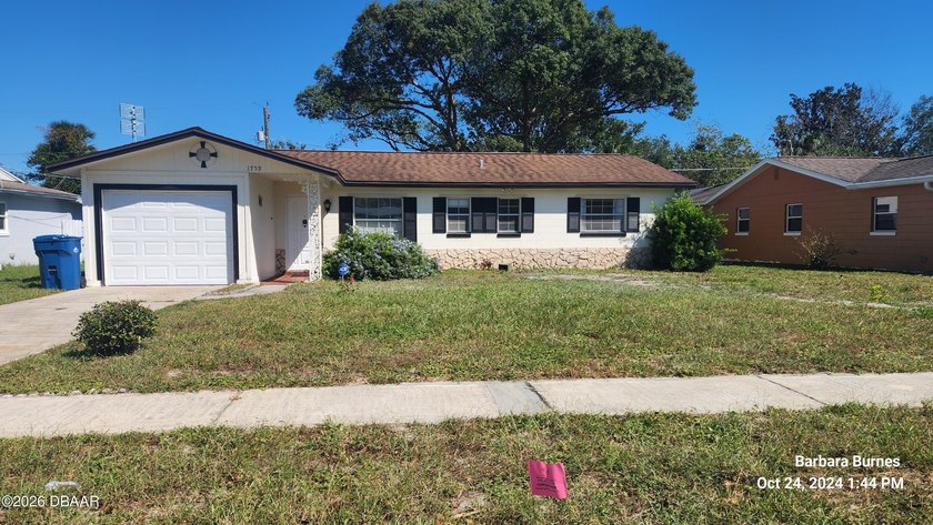 This 3 bedroom 2 bath in Ormond beach has 1206 sq ft. very nice - Beach Home for sale in Ormond Beach, Florida on Beachhouse.com