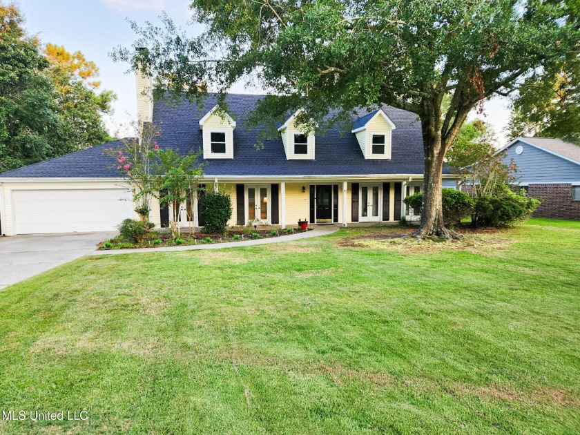 Take a look at this beautiful home located at the end of a - Beach Home for sale in Diamondhead, Mississippi on Beachhouse.com