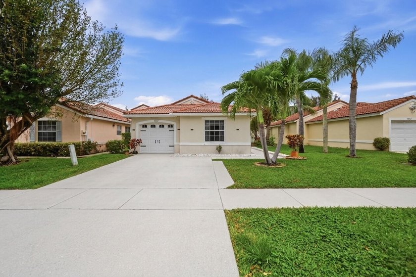 Beautiful 3-bedroom, 2-bath townhouse located in a highly - Beach Home for sale in Lake Worth, Florida on Beachhouse.com
