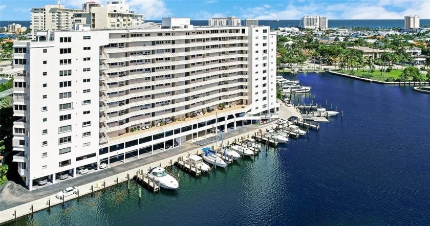 Large convertible 2/2 with beautiful lake and some Ocean views - Beach Condo for sale in Fort Lauderdale, Florida on Beachhouse.com