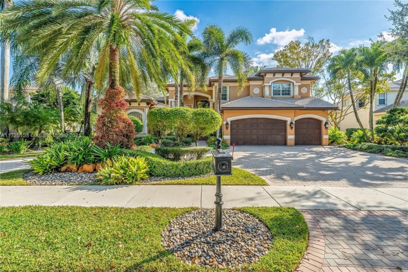Amazing lake front estate in desirable Long Lake 6 bed/4.5 bath - Beach Home for sale in Davie, Florida on Beachhouse.com
