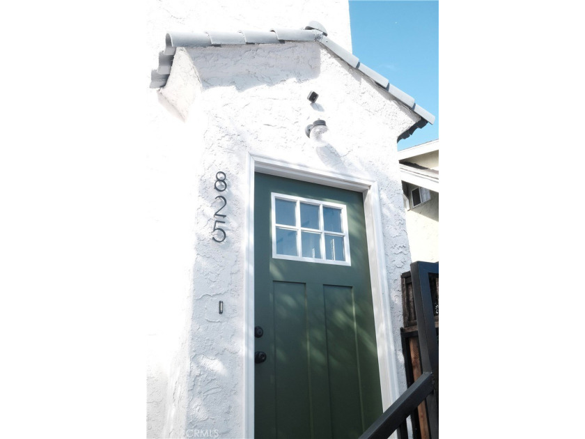 This well-maintained duplex offers a prime opportunity in Long - Beach Townhome/Townhouse for sale in Long Beach, California on Beachhouse.com