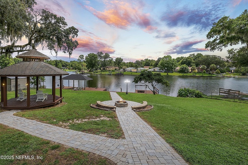 *WELCOME to YOUR LAKE HOUSE PARADISE* Enjoy breathtaking views - Beach Home for sale in Green Cove Springs, Florida on Beachhouse.com