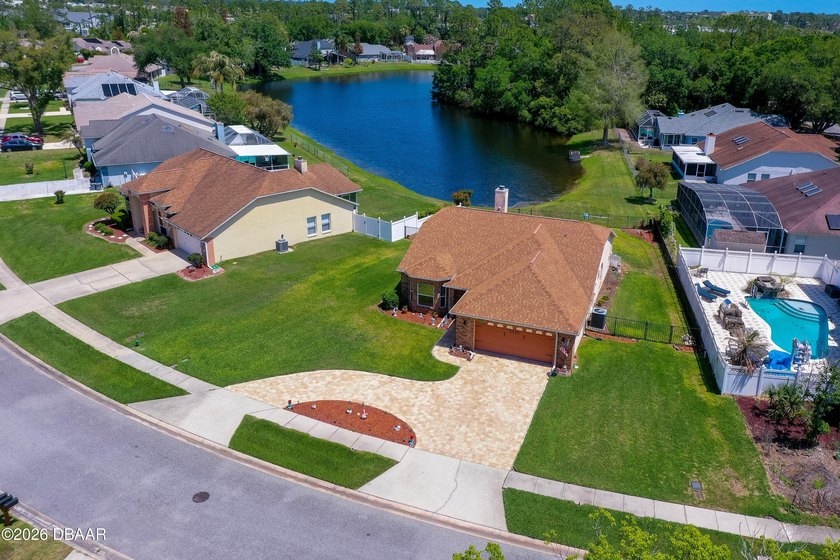 Welcome to this beautiful 2-bedroom, 2-bath block home w 2-car - Beach Home for sale in Port Orange, Florida on Beachhouse.com