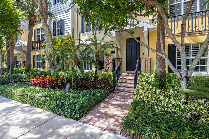 This beautifully renovated 3 bedroom, 3 and a half bath townhome - Beach Townhome/Townhouse for sale in West Palm Beach, Florida on Beachhouse.com
