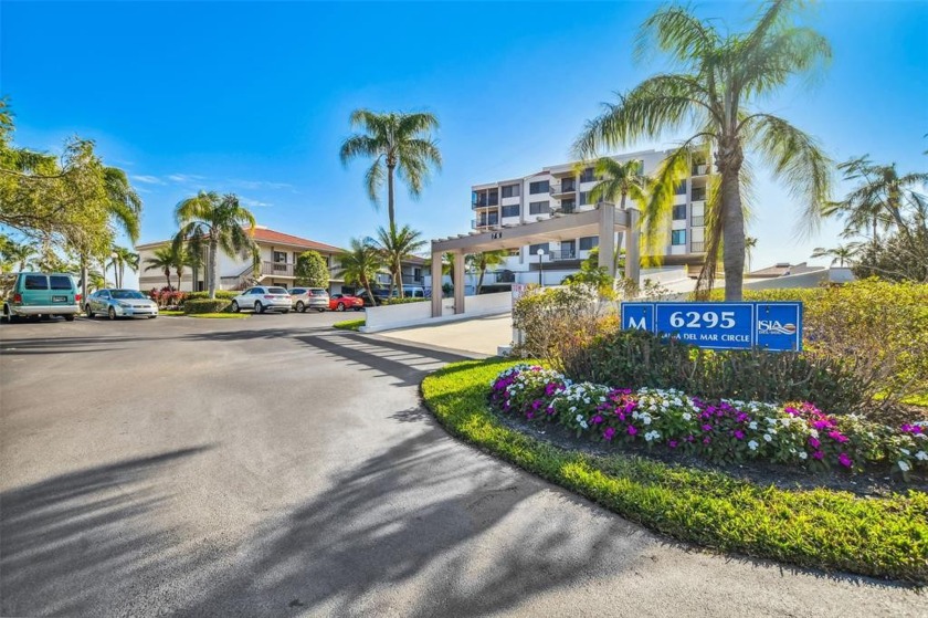 Enjoy sweeping water views of Boca Ciega Bay from the moment you - Beach Condo for sale in St. Petersburg, Florida on Beachhouse.com