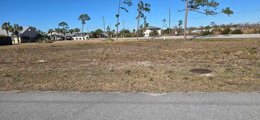 ATTENTION BUILDERS AND INVESTORS!! X FLOOD ZONE!! Great - Beach Lot for sale in Mexico Beach, Florida on Beachhouse.com