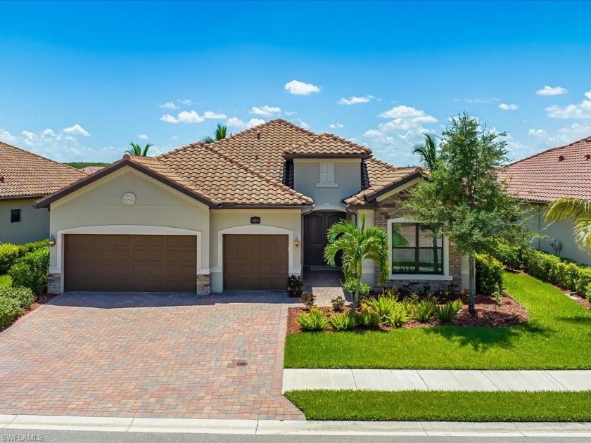 Fully upgraded Summerville model with 3 bedrooms plus den/office - Beach Home for sale in Bonita Springs, Florida on Beachhouse.com