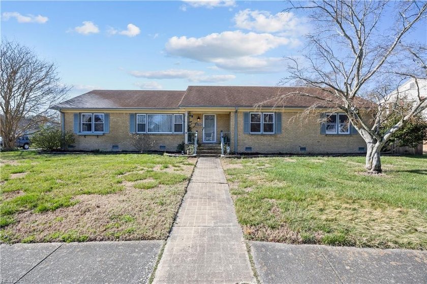Spacious 5-bedroom, 3-bath ranch-style home situated on a corner - Beach Home for sale in Virginia Beach, Virginia on Beachhouse.com