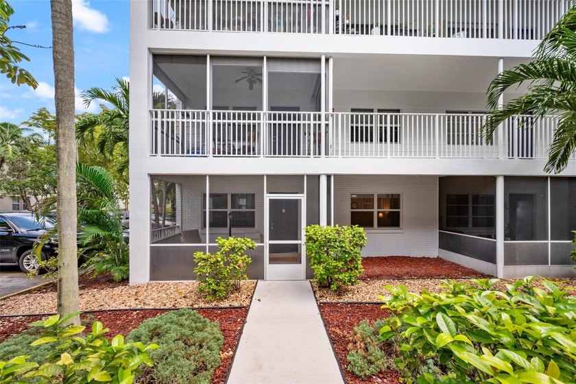 Beautifully Updated ground floor 1BR/1BA CO-OP in Prime - Beach Home for sale in Hollywood, Florida on Beachhouse.com