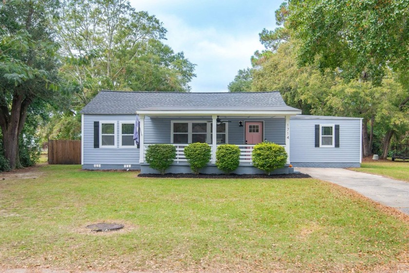 1714 Oak Street welcomes you by for a visit!  Very cute four - Beach Home for sale in Georgetown, South Carolina on Beachhouse.com