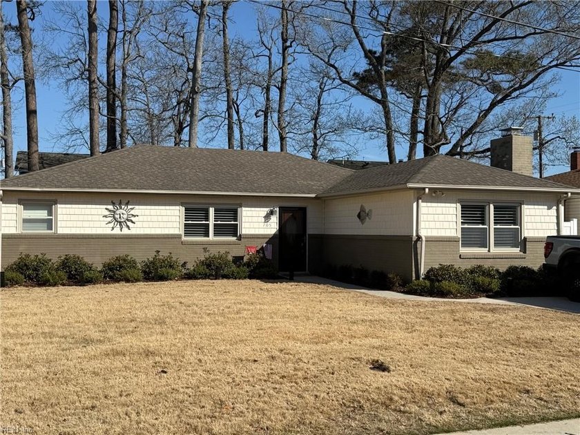 This desirable brick and vinyl-sided ranch-style single-family - Beach Home for sale in Virginia Beach, Virginia on Beachhouse.com
