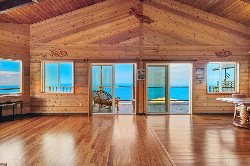 CUSTOM SINGLE LEVEL HOME, LARGE LANAI, SURF & SUNSET VIEWS Easy - Beach Home for sale in Captain Cook, Hawaii on Beachhouse.com