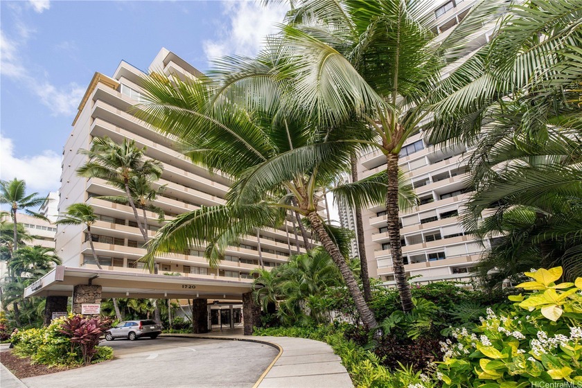 EXTREMELY MOTIVATED seller! Enjoy the best of coastal and city - Beach Condo for sale in Honolulu, Hawaii on Beachhouse.com