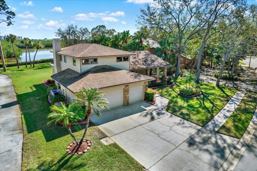 Welcome to waterfront living in the highly desirable Seminole - Beach Home for sale in Seminole, Florida on Beachhouse.com