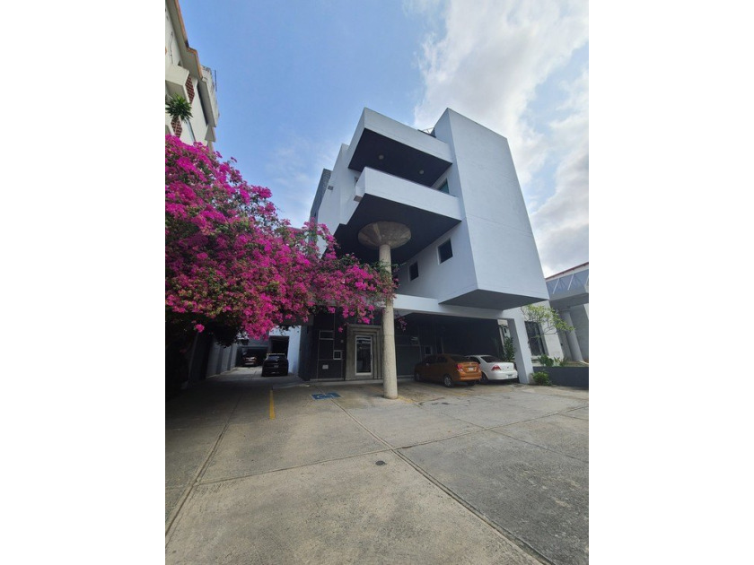 Commercial building with 3 levels: basement, ground floor and - Beach Commercial for sale in Panama City,  on Beachhouse.com