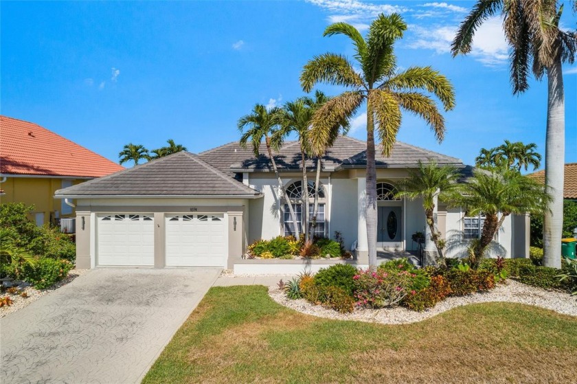 Welcome to your exclusive waterfront sanctuary on Marco Island! - Beach Home for sale in Marco Island, Florida on Beachhouse.com