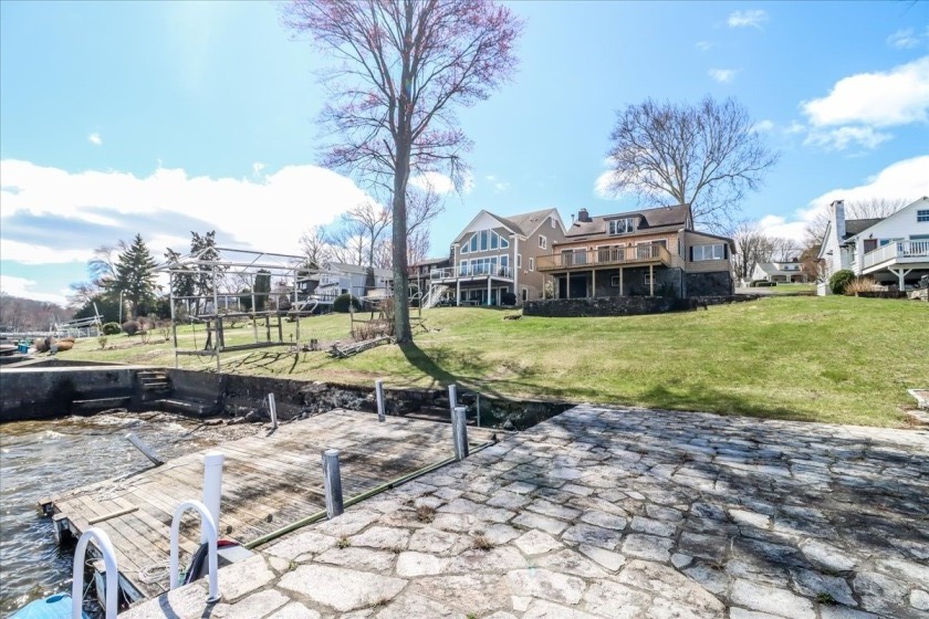 Candlewood Lake Direct Waterfront Home
NEW PRICE! - Beach Home for sale in Danbury, Connecticut on Beachhouse.com