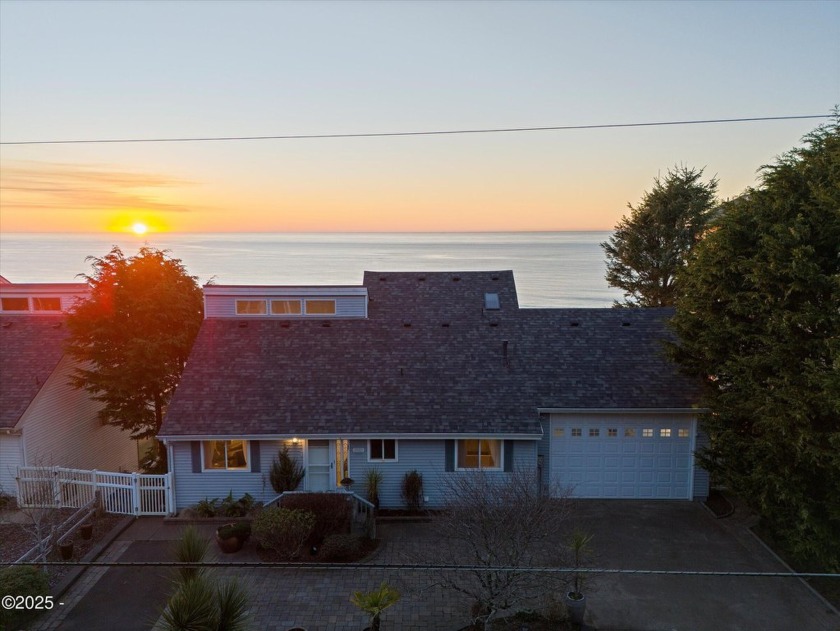 GORGEOUS OCEAN FRONT HOME outside the Tsunami zone.  Remarkable - Beach Home for sale in Lincoln City, Oregon on Beachhouse.com