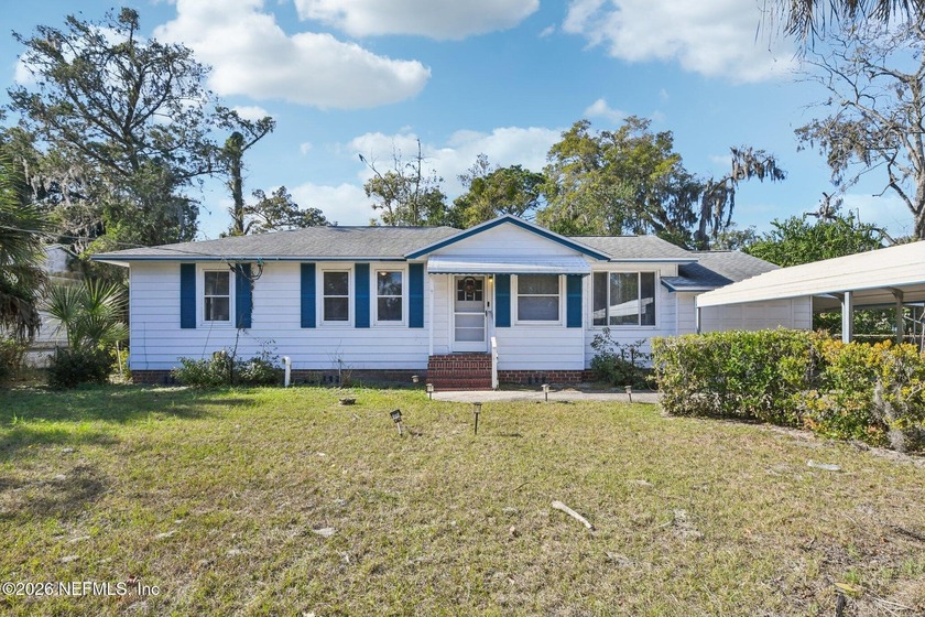 Welcome to 7840 Paul Revere Drive in Jacksonville. This charming - Beach Home for sale in Jacksonville, Florida on Beachhouse.com
