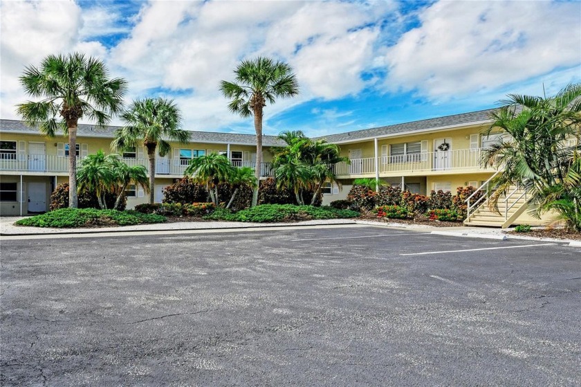 Are you looking for your own personal paradise in the sunshine - Beach Condo for sale in Venice, Florida on Beachhouse.com