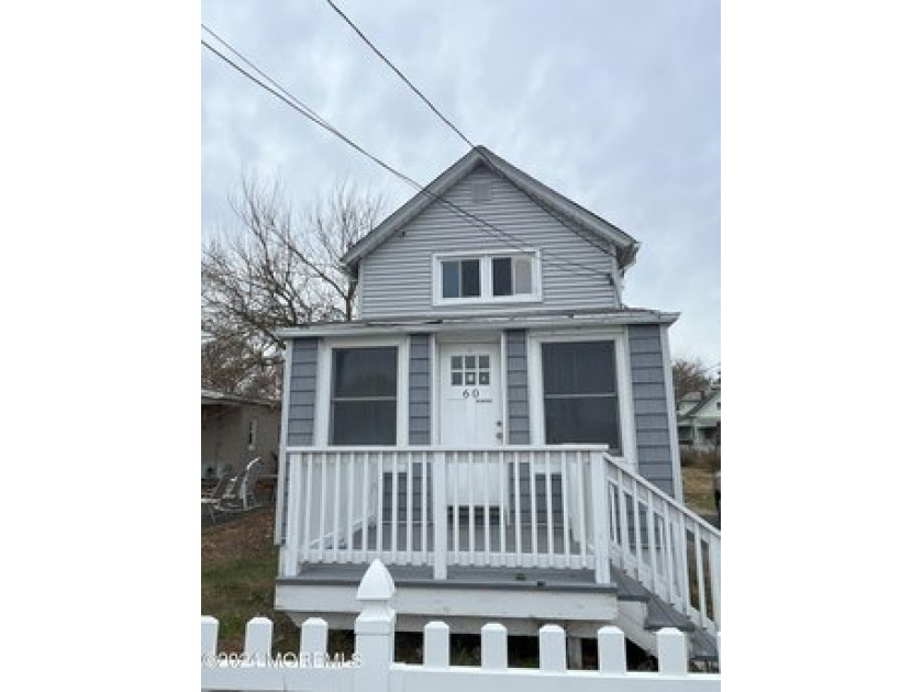 Makes this home your own. Good for owner occupancy or rental - Beach Home for sale in Keansburg, New Jersey on Beachhouse.com