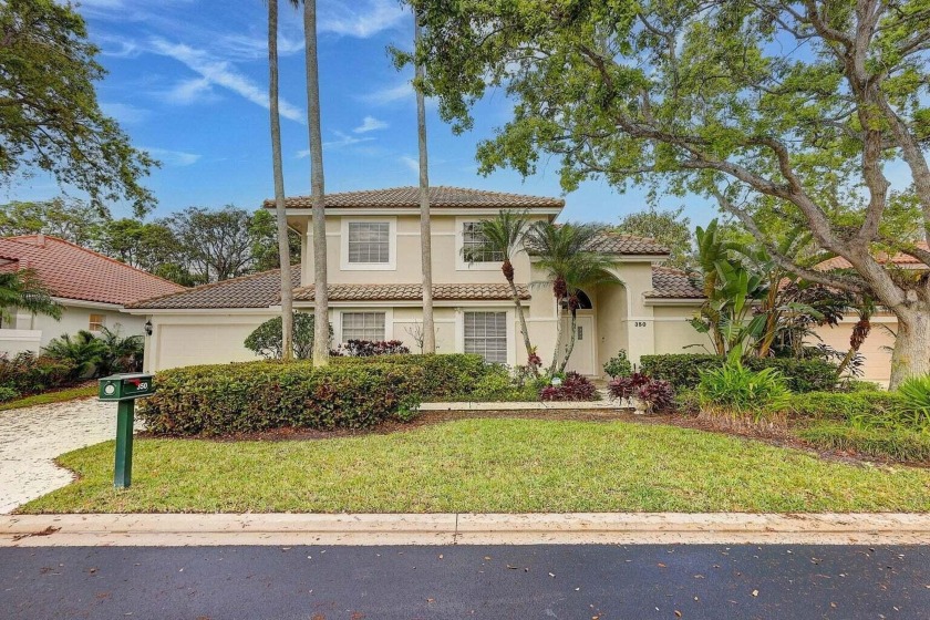 Unbelievable price in Palm Beach Gardens! This extraordinary - Beach Home for sale in Palm Beach Gardens, Florida on Beachhouse.com