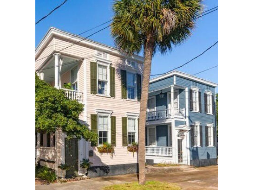 This beautifully renovated Charleston single, nestled in the - Beach Home for sale in Charleston, South Carolina on Beachhouse.com