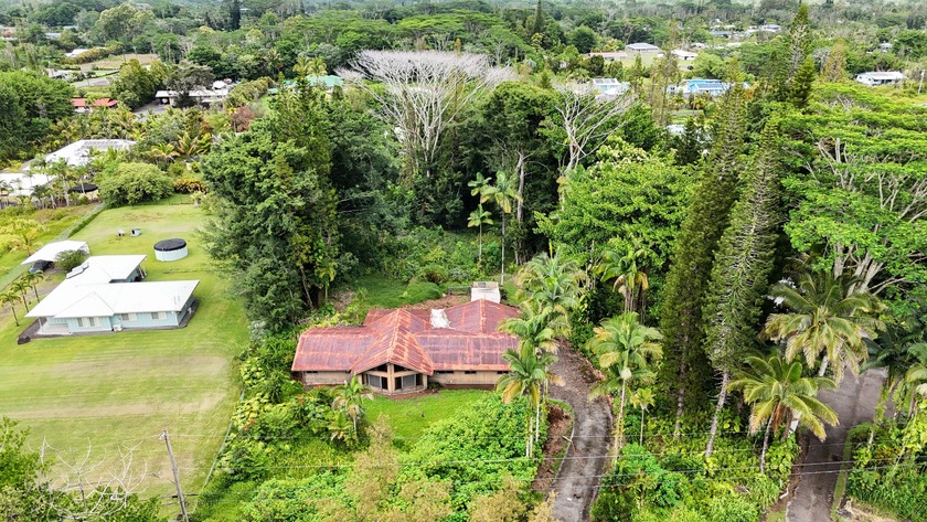 This property has fractional or shared ownership. Fixer-Upper on - Beach Home for sale in Keaau, Hawaii on Beachhouse.com