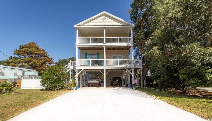 Open Friday 11/15 from 1:00 to 3:00. Welcome to 134 Vista Drive - Beach Home for sale in Murrells Inlet, South Carolina on Beachhouse.com