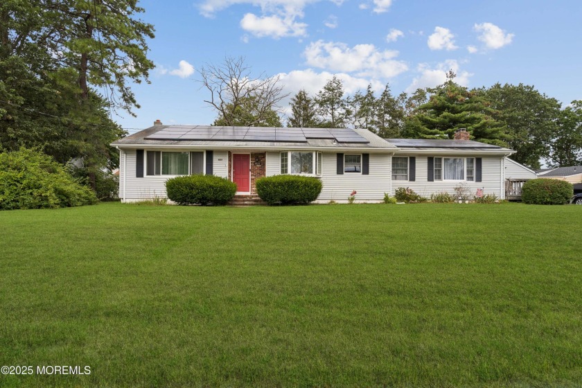 Are you in search of a fantastic ranch home in Pine Lake Park? - Beach Home for sale in Toms River, New Jersey on Beachhouse.com