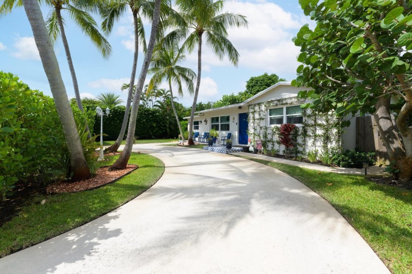 Located in the heart of SoSo in West Palm Beach, this charming - Beach Home for sale in West Palm Beach, Florida on Beachhouse.com