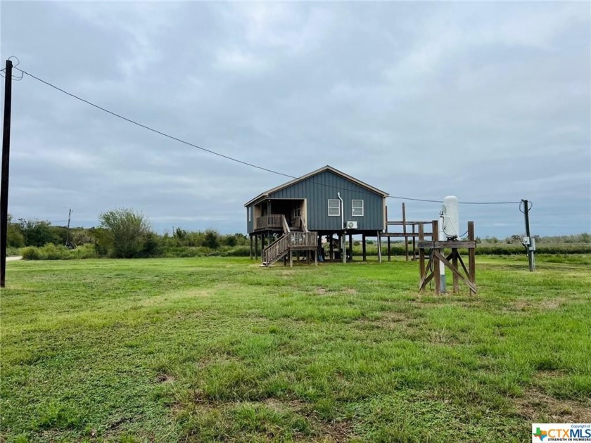 WATERVIEW! 2bedroom, 1 bathroom home on stilts with a metal roof - Beach Home for sale in Port Lavaca, Texas on Beachhouse.com