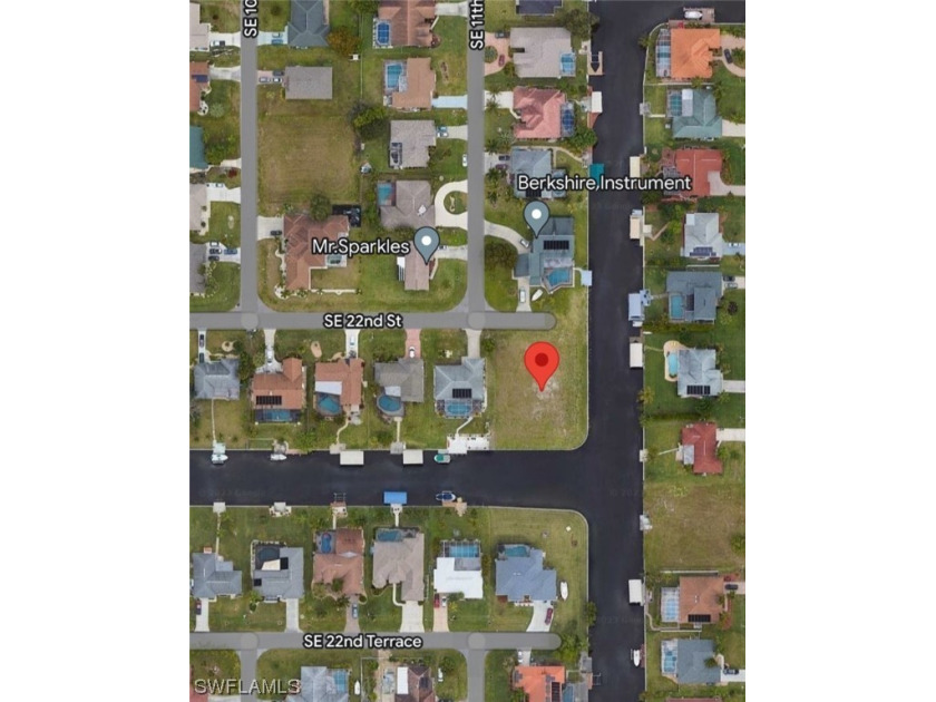 UNIQUE OVER SIZED 3 LOT SITE - GULF ACCESS WITH INTERSECTING - Beach Lot for sale in Cape Coral, Florida on Beachhouse.com