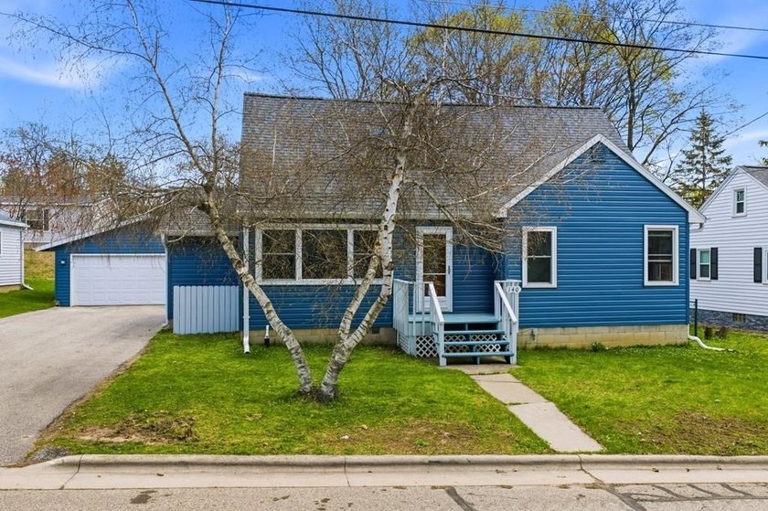 Located in a prime Sturgeon Bay location near the high school - Beach Home for sale in Sturgeon Bay, Wisconsin on Beachhouse.com