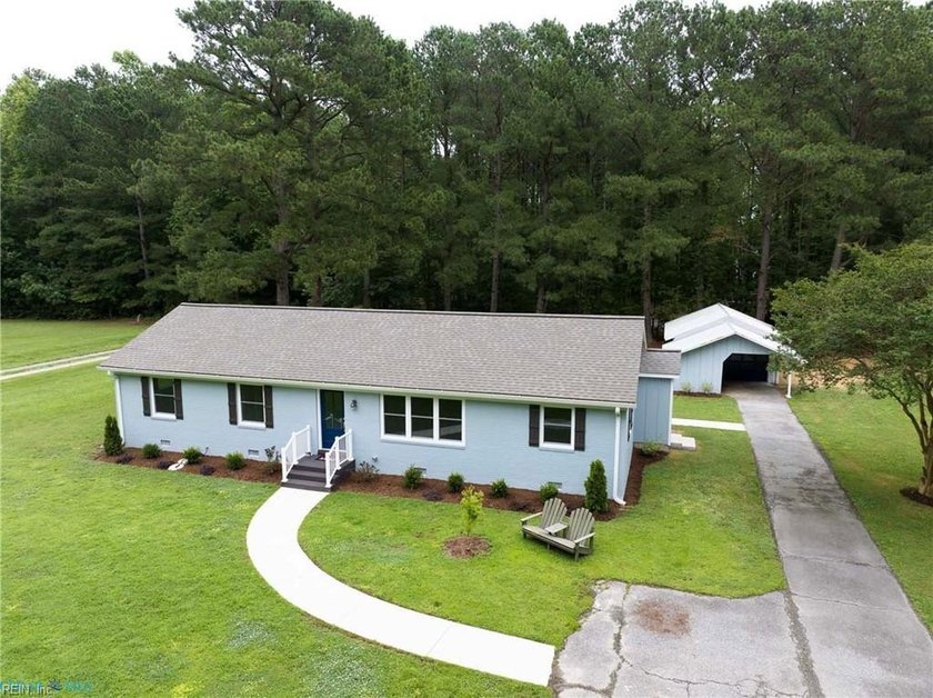 Beautiful brick rancher on 1.14 acres is like new construction!! - Beach Home for sale in Port Haywood, Virginia on Beachhouse.com