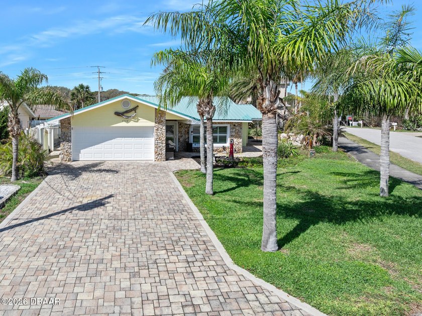 Beachside turn-key home in Light House Shores. Beautiful 3 - Beach Home for sale in Ponce Inlet, Florida on Beachhouse.com