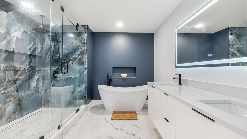 Located in the sought after Saratoga Pointe community, this - Beach Home for sale in West Palm Beach, Florida on Beachhouse.com