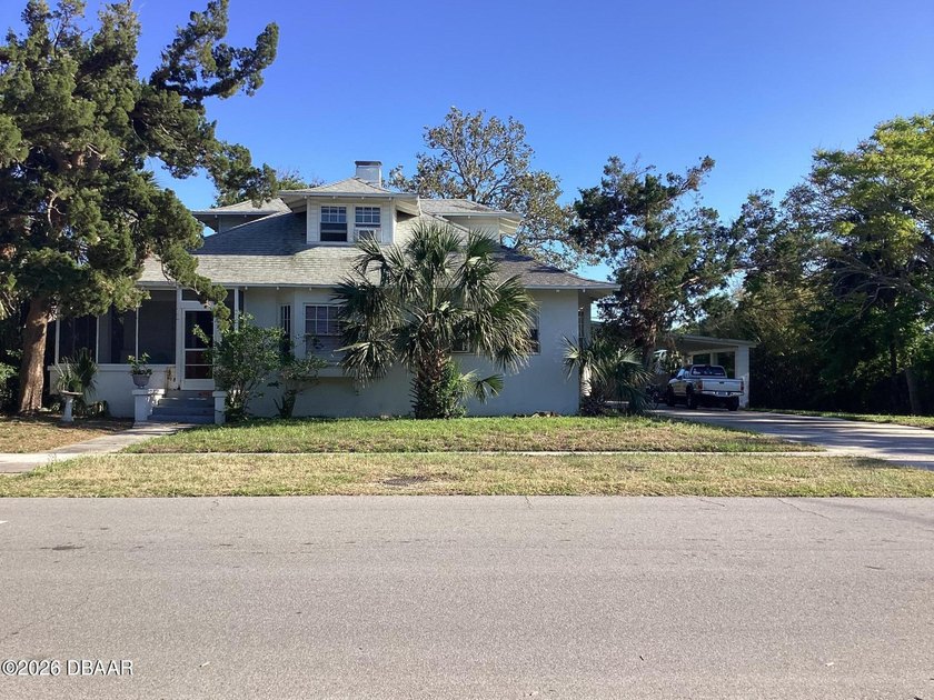 Double lot! One block walk to the beach. Located between - Beach Home for sale in Daytona Beach, Florida on Beachhouse.com